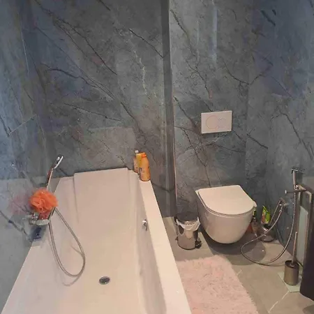 Piscine-jacuzzi Villeneuve-Loubet
